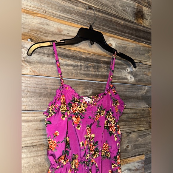 Candies- floral tank top- Size medium-adjustable straps - Picture 3 of 6